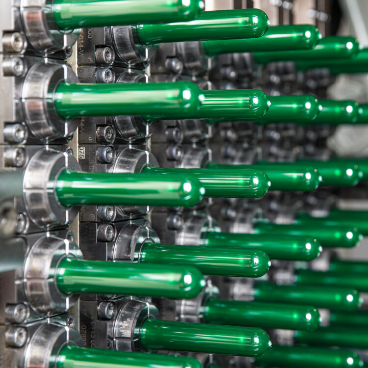 PETRecyclingKreislauf Schwarz Produktion