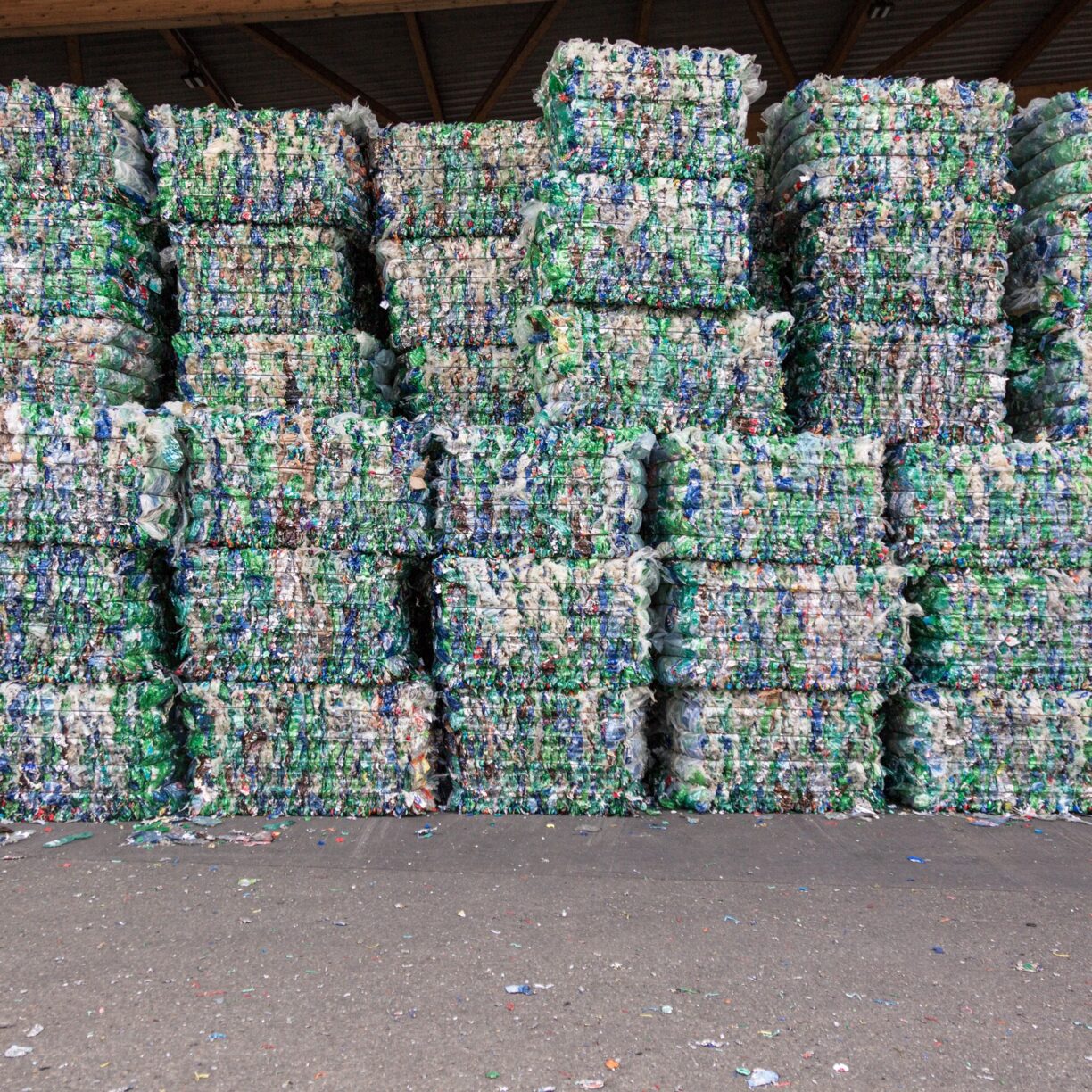 PETRecyclingKreislauf Schwarz Produktion